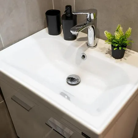 Essence - Modern 2br Θεσσαλονίκη