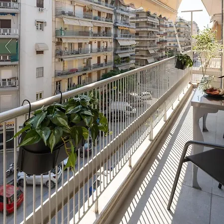 Essence - Modern 2br Θεσσαλονίκη